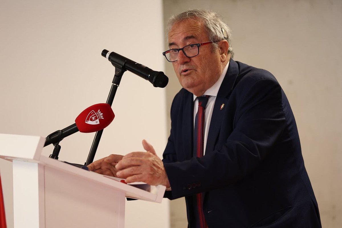 CIbarbaso's tweet photo. Hoy por la mañana, antes del encuentro de esta tarde en Tajonar ante el Salesianos , nos reunimos con el @Osasuna y los clubs convenidos en el estadio de El Sadar con motivo de la renovación anual. https://t.co/7JpPcNQWUl