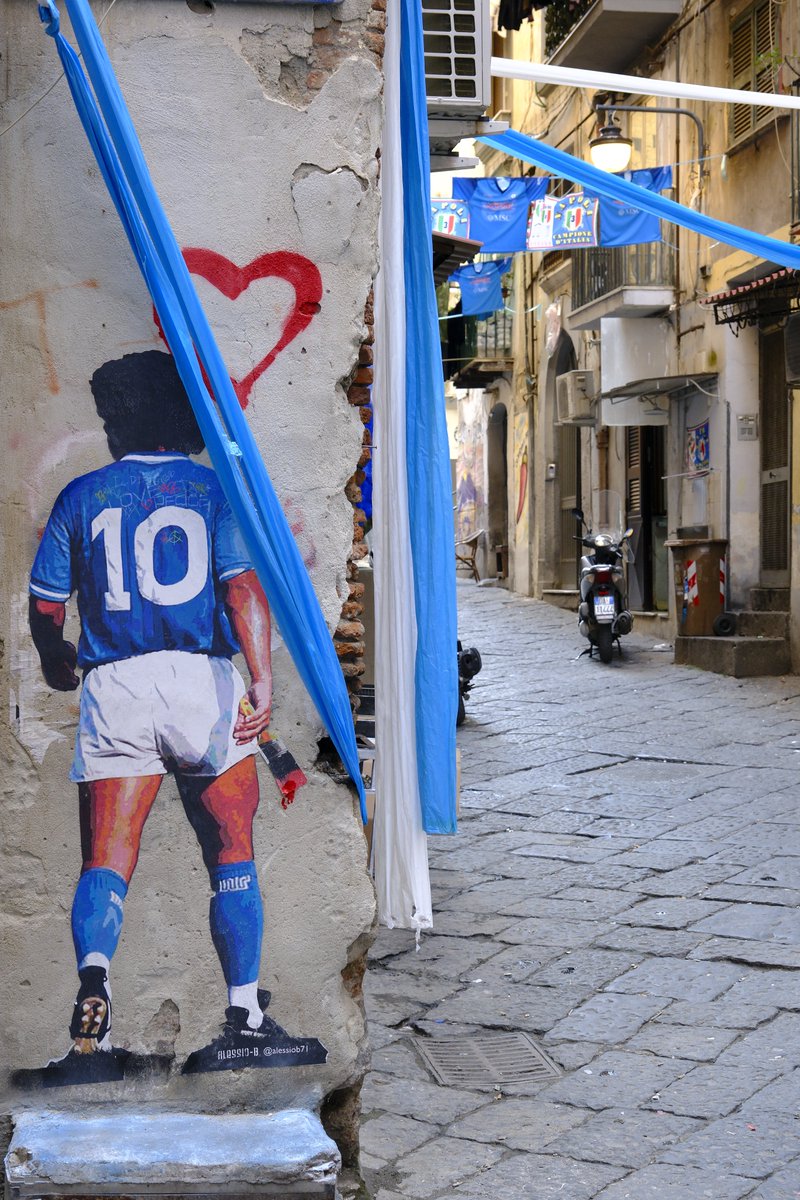 FabioCarbone80's tweet photo. Disponibile il libro di foto "Scusate il Ritardo - Le foto dai Quartieri di Napoli della festa per il 3° Scudetto". Lo trovi online con ISBN: 9791222099620.
Anche su: 
Google Play Libri
Rakuten Kobo
Amazon Kindle
Fnac_com

@Napoli_Logrono https://t.co/BMKB95eTY1
