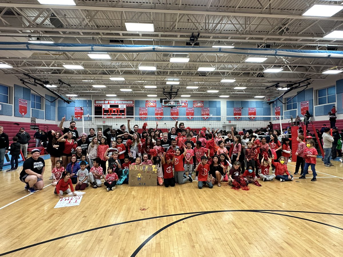 ablissfulclass's tweet photo. Had the BEST time last night at our first @FreedomHillES vs. @WestgateElem volleyball🏐 game since 2019! Thanks to all who came out and supported us! Can’t wait for next year! #fhhighlights @FCPSR2 @fcpsnews @freedomhillpta https://t.co/CVzIOHRk1s