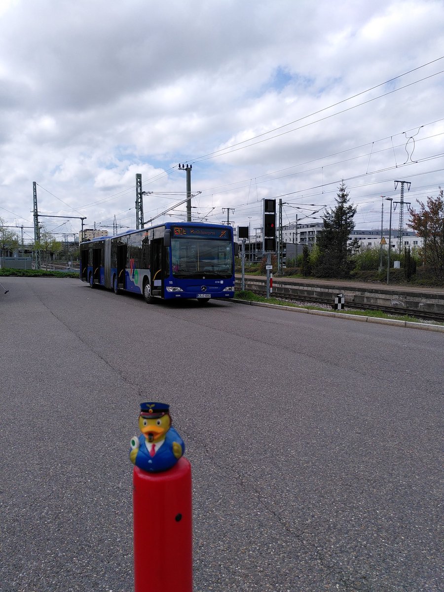 ZottelderZub's tweet image. Da trifft man einen herrenlosen * @_OSI4_ in #TBO. 🙂

*Okay... Herrchen stand ein paar Meter daneben und wollte mich mit Kollegen zum Prüfen einladen. 😄

Gute Fahrt!