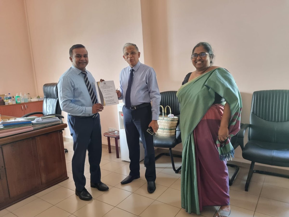slcpsych's tweet photo. On 28th of April, Dr. Kapila Ransinghe (president of SLPsych) and Dr. Mrs. Wickramasinghe, (DDGHS, NCD)  officially invited Dr. Asela Gunawardana,  DGHS as the chief guest of the award ceremony which will be held on 23 June at the National Library premises. https://t.co/qZtDOYJPj4