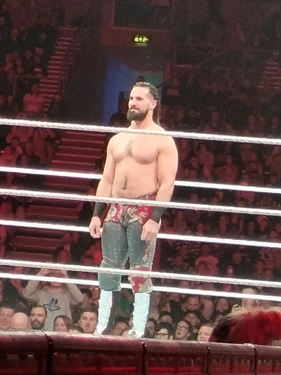 jane2787's tweet photo. @SethRollinsFans Some photos I got of @WWERollins at WWE Belfast https://t.co/B4R4qSdOsD