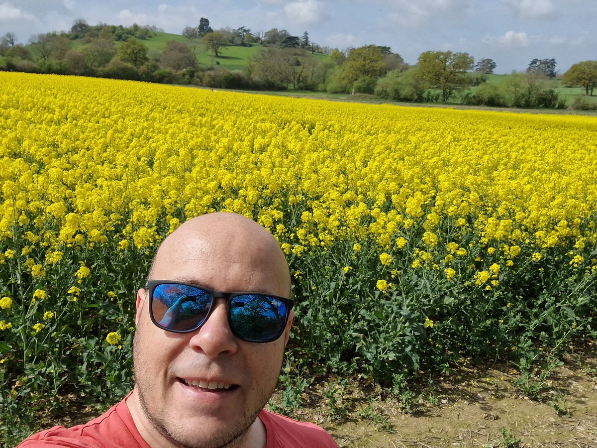 The_Dads_Taxi's tweet photo. Sun is shining and I'm off to hopefully not the last game of the season for @GCAFCofficial in a bit, fingers crossed the results go our way today #upthecity #oneclubonecity https://t.co/TBCQS8Jl6M