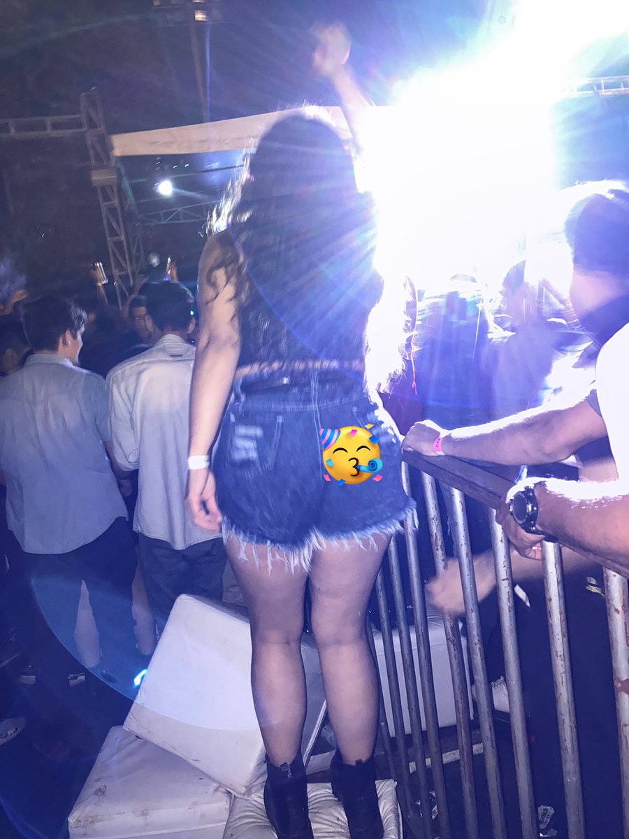 SoyBeluCabrera_'s tweet photo. Nunca creí ser tan feliz en un concierto de Talento de Barrio. #polibichos 💙 https://t.co/zqinPskfJJ