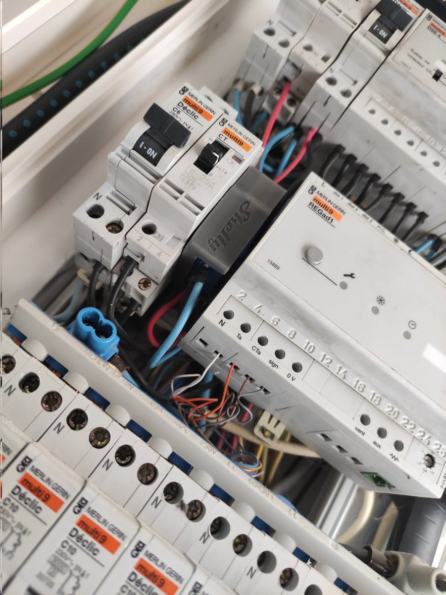 web_ae's tweet photo. Automatisation home assistant pour piloter le chauffe eau avec Heure creuse + production panneaux solaire avec le shelly 1plus et son rail din https://t.co/y2fqTJdzg2