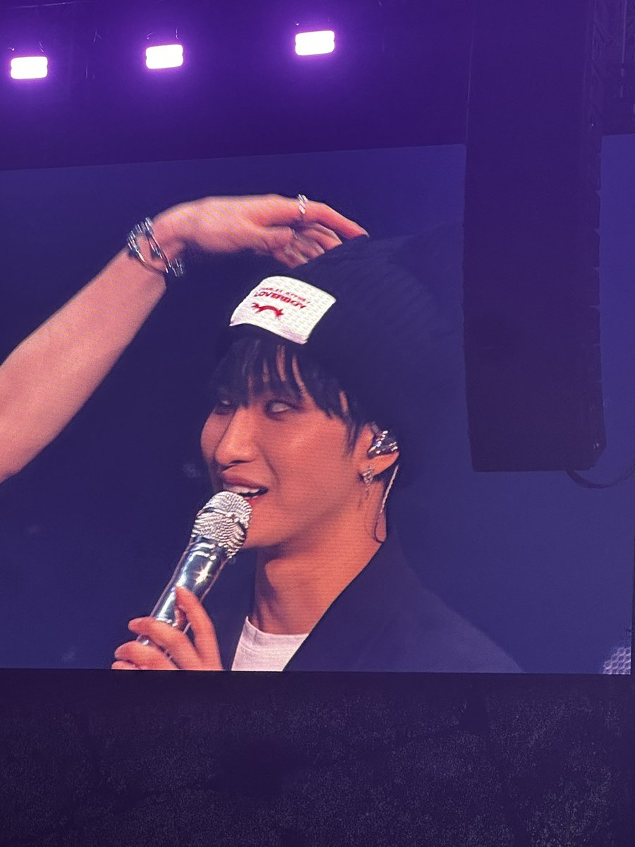 아니 박성화 고양이모자 ㅈㄴ 귀여워 쓰다듬어주고싶음ㅜㅜㅜ