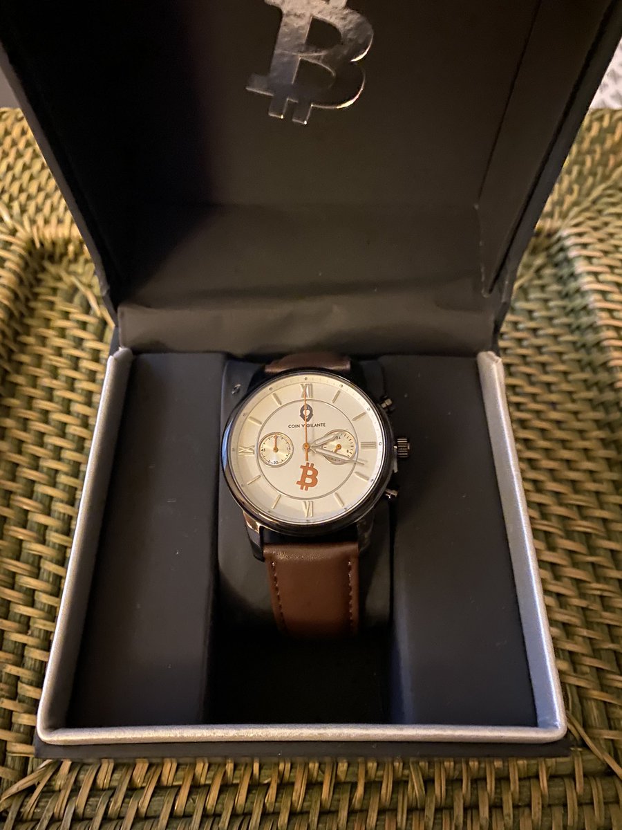 mamaecrypto's tweet photo. Now that’s a watch! So happy I won this piece at the #dancingforjoy #teammightymia auction! @coin_vigilante @MrVigilanteBTC @lisamightydavis @CryptoNana4LTC @bensemchee @_CLINTWESTWOOD_ @pebbletonpost @theliteverse does it come with an NFT Carlos? If so I will claim it! #btc https://t.co/NDezOAdms4