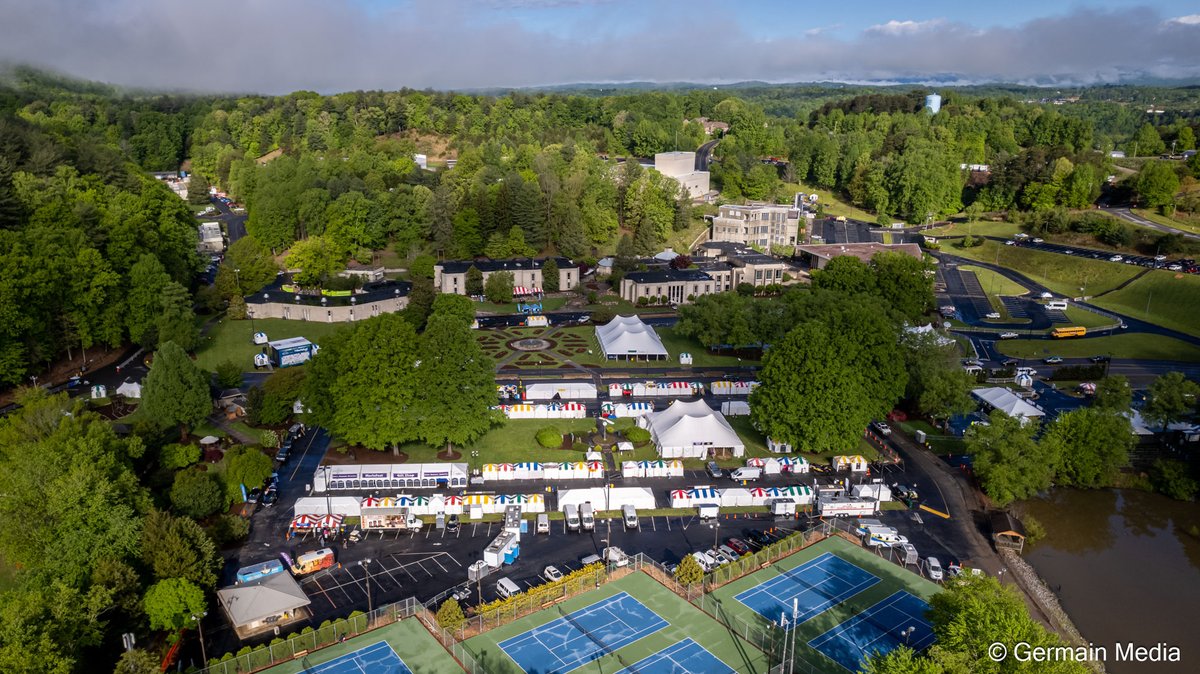 GermainMedia's tweet photo. Early morning at the world-famous MERLEFEST!!! 🎵

#aerialphotography #aerialvideographer #northcarolina #digitalmedia #socialmediamanagement #mediacompany https://t.co/buWUNbWan7