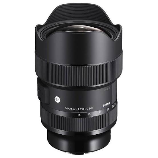 SYASHIN_NEKO's tweet photo. 予定の撮影が終わったので14-24mm F2.8 DGDNを売却しようとしたら、買取金額が3週間で4千円も下がってた🥺💦💦

自分と同じで14-28mm F4-5.6 MACROへの乗り換えが結構居るのかな…!?🤔 https://t.co/61zVX1sVBH