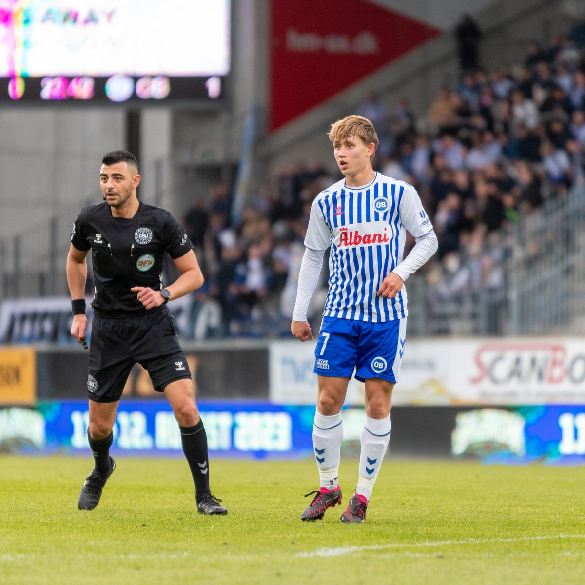 Odense_Boldklub's tweet photo. Naatan Skyttä stod for indlæggene til både Emmanuel Sabbi og Alen Mustafićs mål, og derfor blev den unge finne kåret til Albani Man of the Match i fan-appen 🙌🔵⚪️
#obdk #enafstriberne #achob #sldk https://t.co/yQ0UaG9Mqs