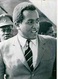 benbabunga's tweet photo. CE JOUR-LA... 29 avril 1972, le roi Ntare V du Burundi (Charles Ndizeye), âgé de 25 ans, est sauvagement assassiné à Gitega. 6 ans auparavant, il avait été détrôné par un coup d'Etat militaire, pendant qu'il se trouvait à Kinshasa, invité par Mobutu pour son 1er annif au pouvoir. https://t.co/uEbtOkTkg6