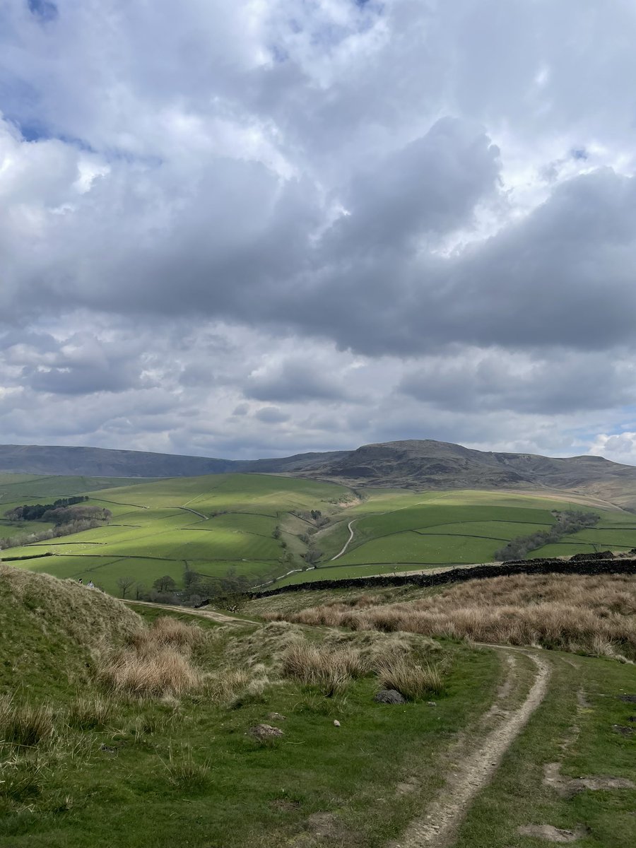 GrevilleK's tweet photo. Sorry @nick1craig for nearly cycling into you whilst descending South Head this morning, I was trying to having  to much fun! #fastisfun #noshortcuts #nicestmaninmtb #peakdistrict https://t.co/pHk8rdMS86