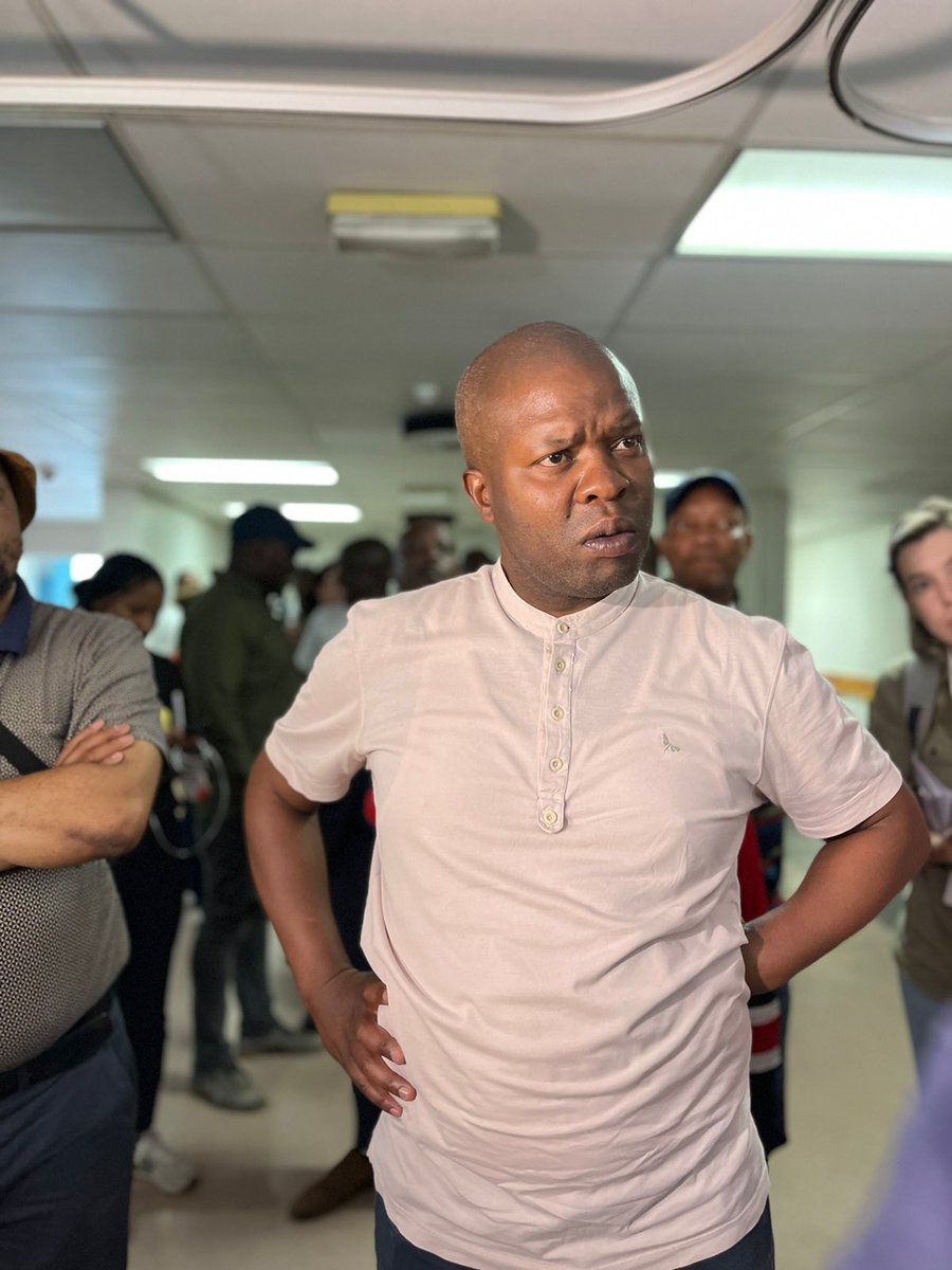 kgoshi_lingani's tweet photo. @Yanga_Co Naxa kuqiniswa umzi mos kuthiwa kufuneka kuchithwe igazi🤣🤣🤣🤣🤣🤣 https://t.co/oejaAU7Wlh