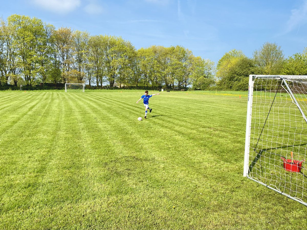 Pollardg80's tweet photo. Lovely morning for @fc_stratton training ⚽️ https://t.co/DtH86Z0AQC