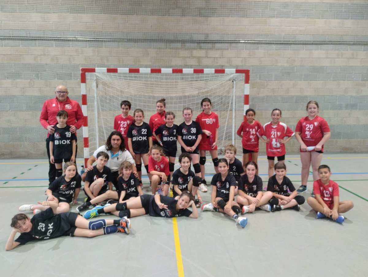 riveregabm's tweet photo. Entretenido partido alevín con los amigos de baztango, un placer https://t.co/EIhed2spCO