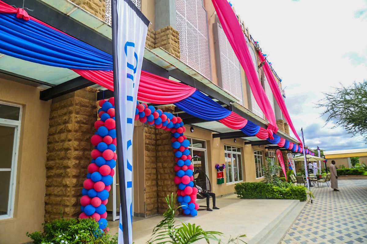 Asmali77's tweet photo. The #iMall Wajir now open. Airline, restaurant, hotel, conference Hall, Banking hall, Mosque, offices, shops all under one roof. @AsmaliMedia @i_FlyAir https://t.co/syCmd2JEFF