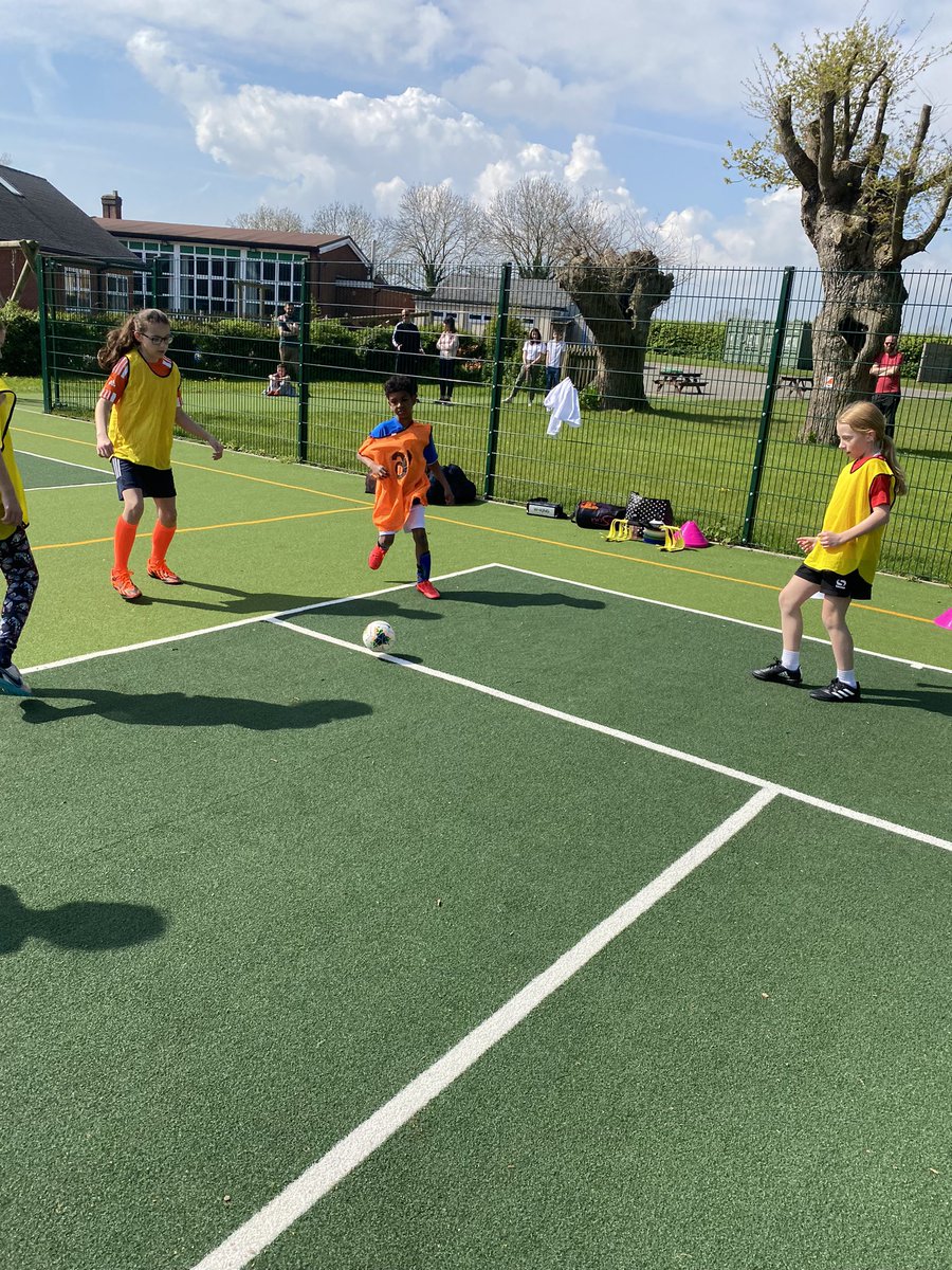 ecollinscoach's tweet photo. ☀️ Sunshine
⚽️ Football
😁 Smiles

Could the weekend have a better start?! 🙌🏻

@WCWFCcamps @WCFCWomen https://t.co/0JnBG5IdFG