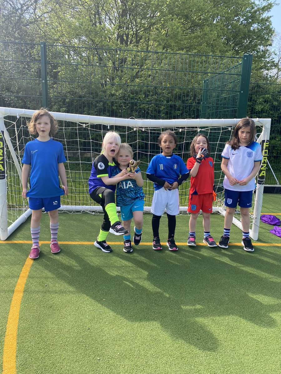 ecollinscoach's tweet photo. ☀️ Sunshine
⚽️ Football
😁 Smiles

Could the weekend have a better start?! 🙌🏻

@WCWFCcamps @WCFCWomen https://t.co/0JnBG5IdFG