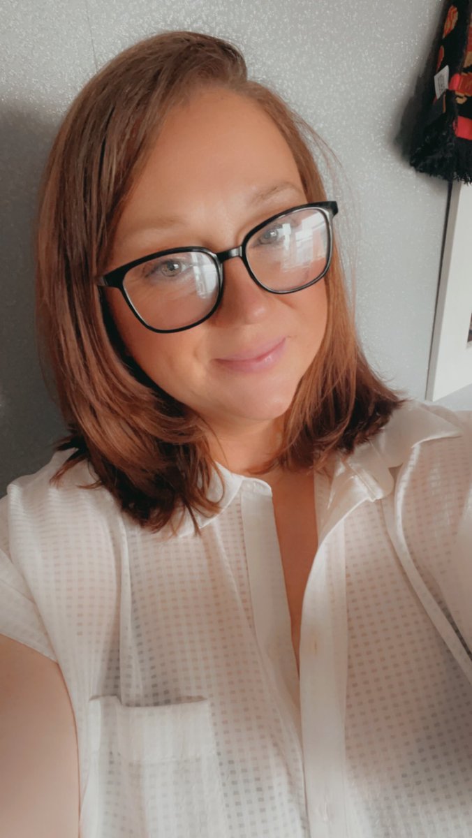 nikkygilmore83's tweet photo. Amazing what a goods night sleep, a shower, a bouncy blow dry and a bit of makeup can do
#happysaturday #weekendoffwork https://t.co/PxlFTAWRdI