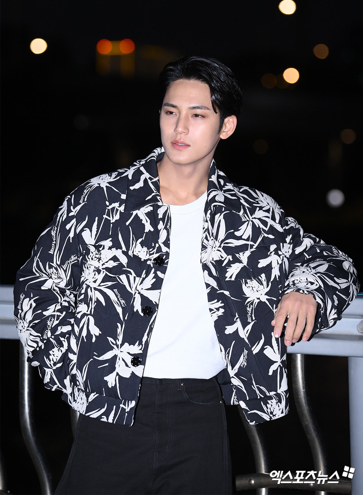 NewJeans's Hyein, Taeyeon, Mingyu and more: Stars at Louis Vuitton's  fashion show in Seoul