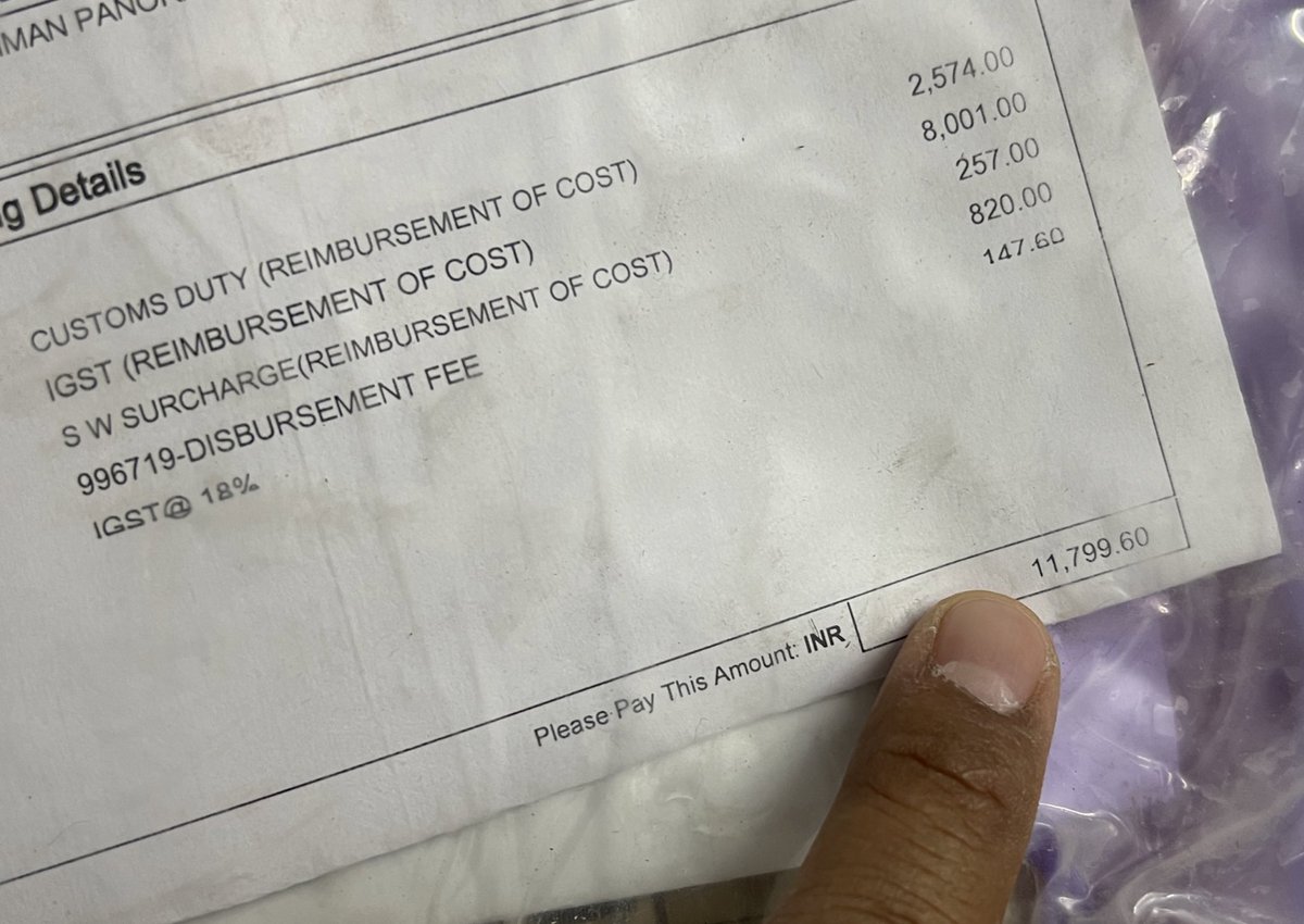 Ganikgagan's tweet photo. Ordered few camera accessories from USA worth Rs 25,000 and had to pay custom duty of Rs 11,800 😞. 
(8000 is IGST) 
Dunno how this custom thing works. India main available nahi thi vo chiz toh kya option baaki rakhta hai? Almost 50% tax main chala gya.
I am paying from Income jispe 15-20% already tax dena hai.
