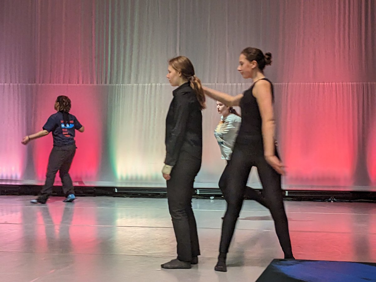 HopemanHouse's tweet photo. I managed to catch a quick preview of one of the ballet numbers by the En-Hahnce Gordonstoun dancer. So many Hopeman lovely folk involved :-) https://t.co/GGkvshab4u