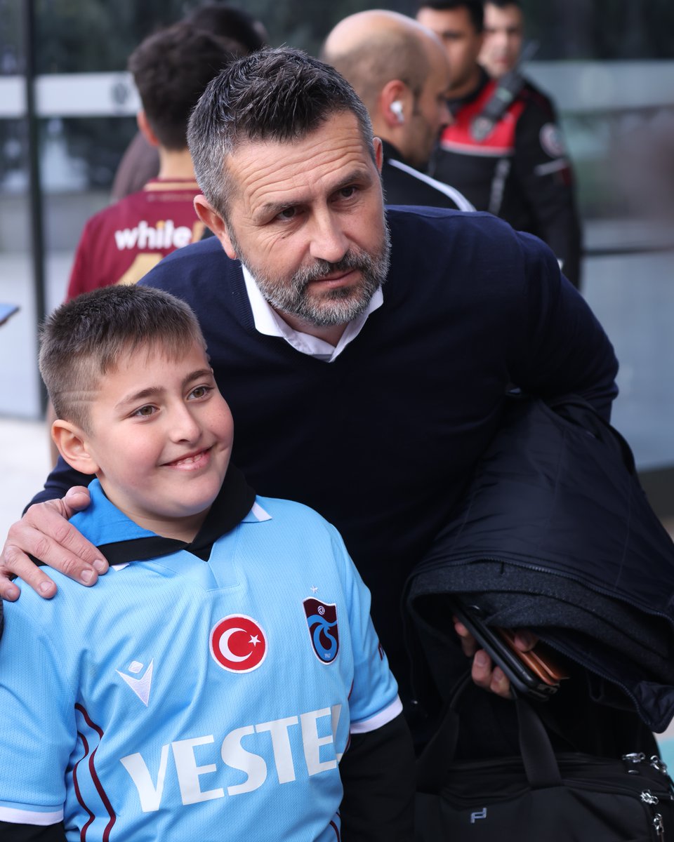 Trabzonspor's tweet photo. Takımımız otelden çıkış yaptı #KNYvTS https://t.co/82unEGO3sd