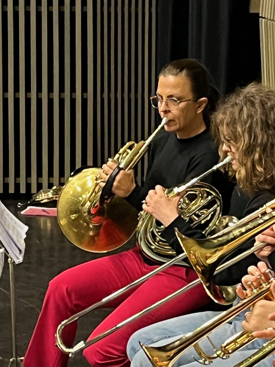 MusikiUppland's tweet photo. Träblås, bleckblås och slagverk! Idag samlas 150 elever från regionens kulturskolor spelar tillsammans med Linnékvintetten, Trio X, klarinettisten Emil Jonason, flöjtisten Jan Bengtson och trombonisten och dirigenten Klas Jervfors Turner. Konsert 14 i @KonsertKongress #blåsmusik https://t.co/KbOk6cg4sx