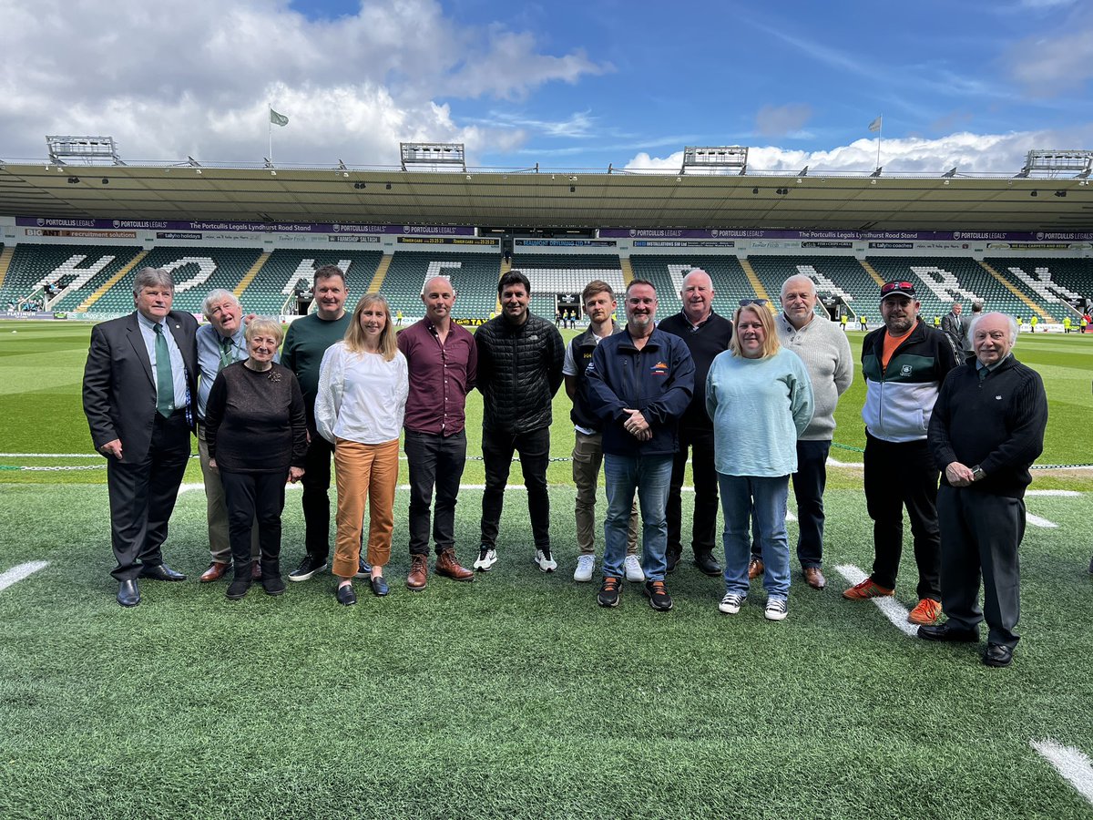 Very privileged to be invited by PAFC Vice Presidents to be a part their last home game, as part of Emergency Services Day. <a href="/PCSO30747/">PCSO Debbie Hollinson</a> @uph_nhs <a href="/PlymouthRNLI/">Plymouth RNLI</a> <a href="/Argyle/">Plymouth Argyle FC</a> <a href="/swasFT/">South Western Ambulance Service</a> <a href="/DSFireUpdates/">Devon and Somerset Fire and Rescue Service</a>