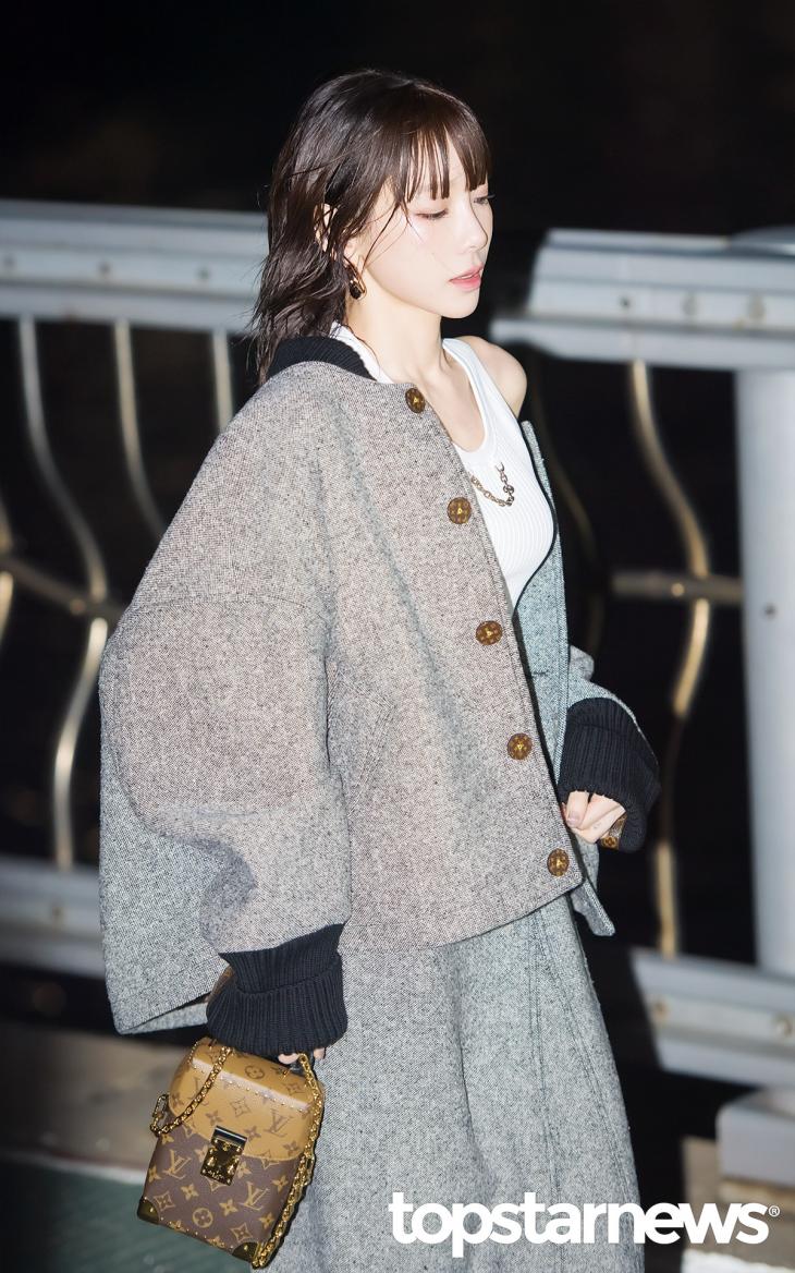 TAEYEON UPDATES on X: 230429 Louis Vuitton Pre-Fall Women's Collection  Show (© press) - 3 LV PREFALL WITH TAEYEON #TAEYEONxLouisVuitton  #LVPREFALL23  / X