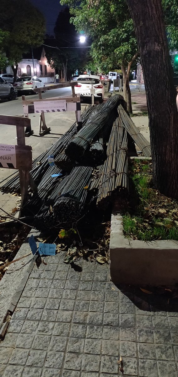 gabikarp01's tweet photo. @CorralonC ayer volcó un blindado de Juncadella en Villa Urquiza... Imágenes exclusivas desde el lugar de los hechos! https://t.co/uYXfajWk0P