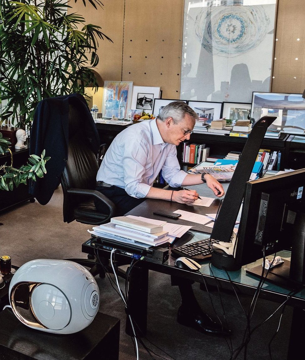 MrKaiz's tweet image. "Vanessa sortates de lourds tétés juteux. Elle me disa qu'elle avait le désir dans sa zézette. Je banda et l'enculames."