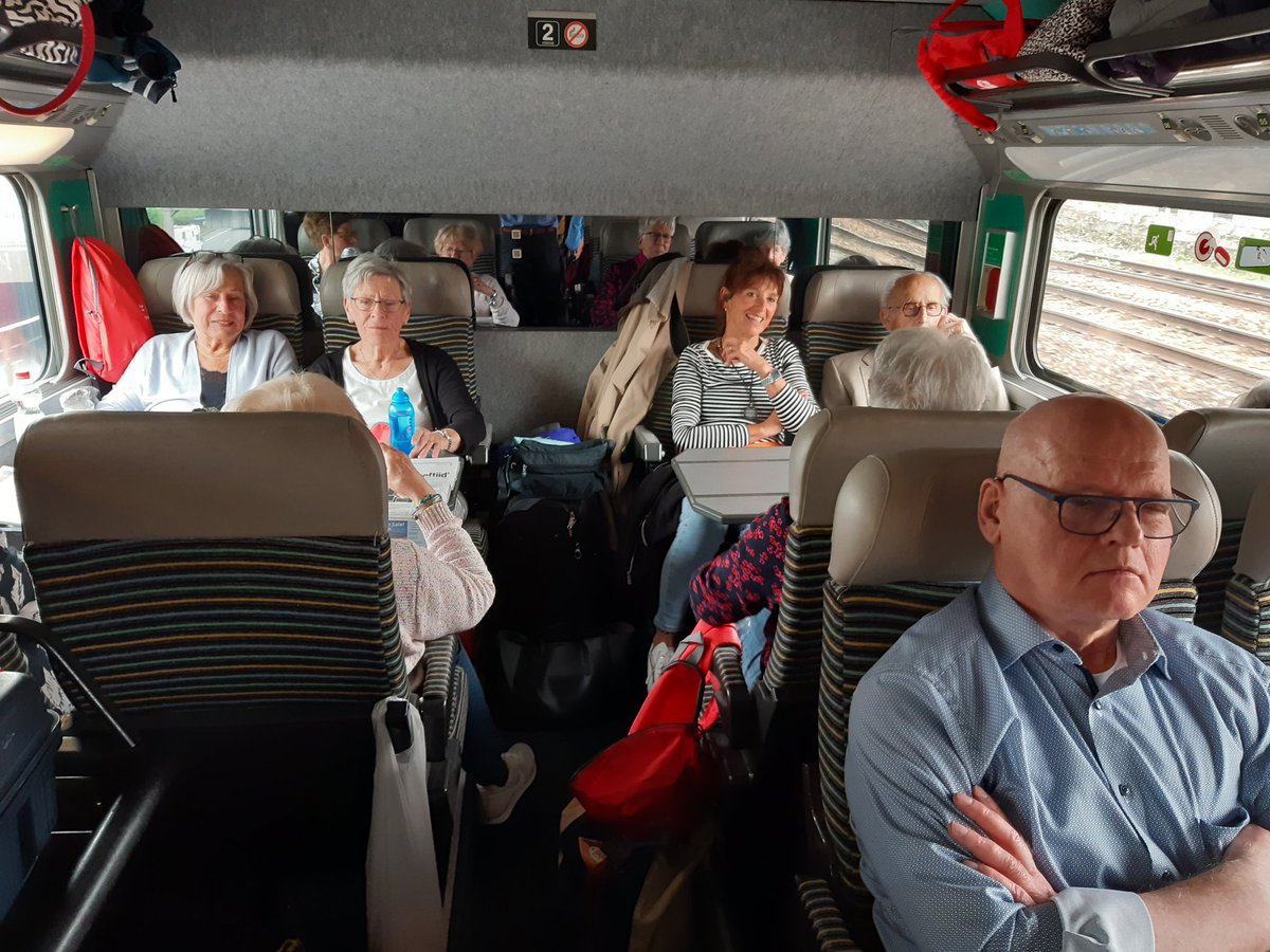 SBWbedevaarten's tweet photo. Onze bedevaart naar Lourdes is begonnen. Met de bus naar Tourcoing en nu in de TGV naar Lourdes. https://t.co/Jjj6Py2lTX
