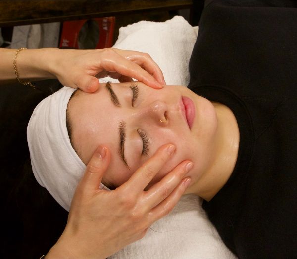 blitzfacialbar's tweet photo. Oh, how we love the massage part of our Signature Facials!  

For many of our clients, it's their favourite part. https://t.co/EHUoiQ9kbX