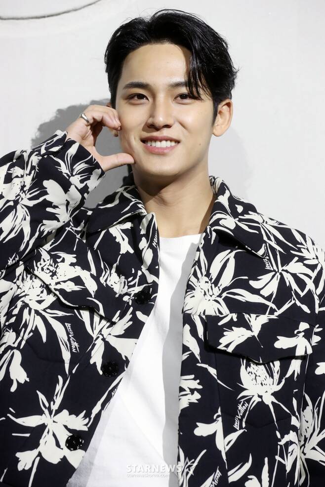 Fu4RWG6aIAA-VEv?format=jpg&name=medium