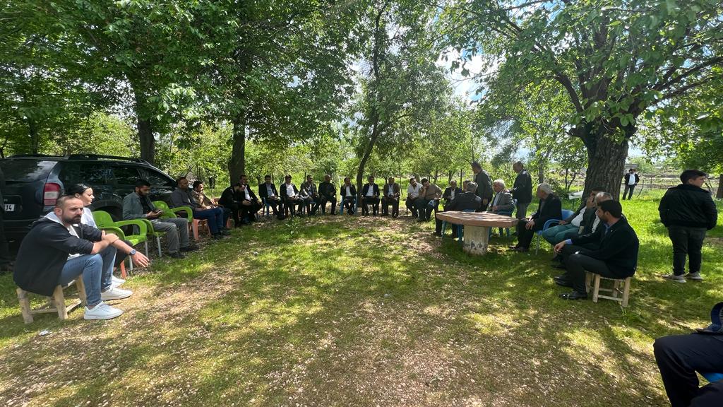 📌Saha çalışmalarımızda ilk durağımız olan Kayapınar'a bağlı Avcısuyu/Terspi Köyünü Milletvekili adayımız Sayın <a href="/IhsanMerdanoglu/">Ali İhsan Merdanoğlu</a>  İl Başkanımız <a href="/remzikaymakk/">Remzi Kaymak</a>  İl ve ilçe teşkilatımız ile birlikte ziyaret ettik. Gösterdikleri ilgiden dolayı kendilerine teşekkür ederiz