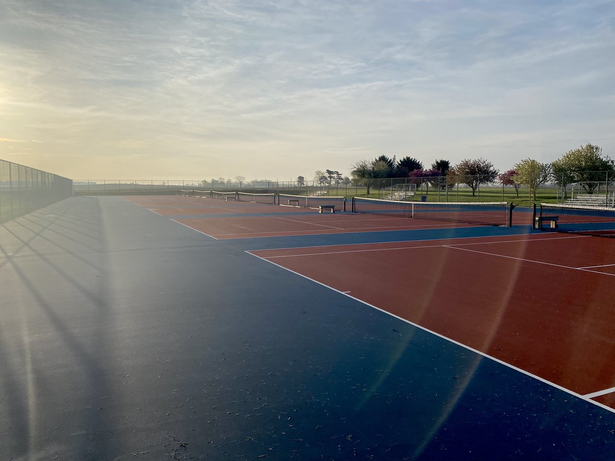 WEBOTennis's tweet photo. Beautiful morning for tennis. Round 1 is scheduled for 9am. But we may begin a bit earlier if teams are ready so we can try to beat the rain coming later today. https://t.co/D8EHnwKi6Z