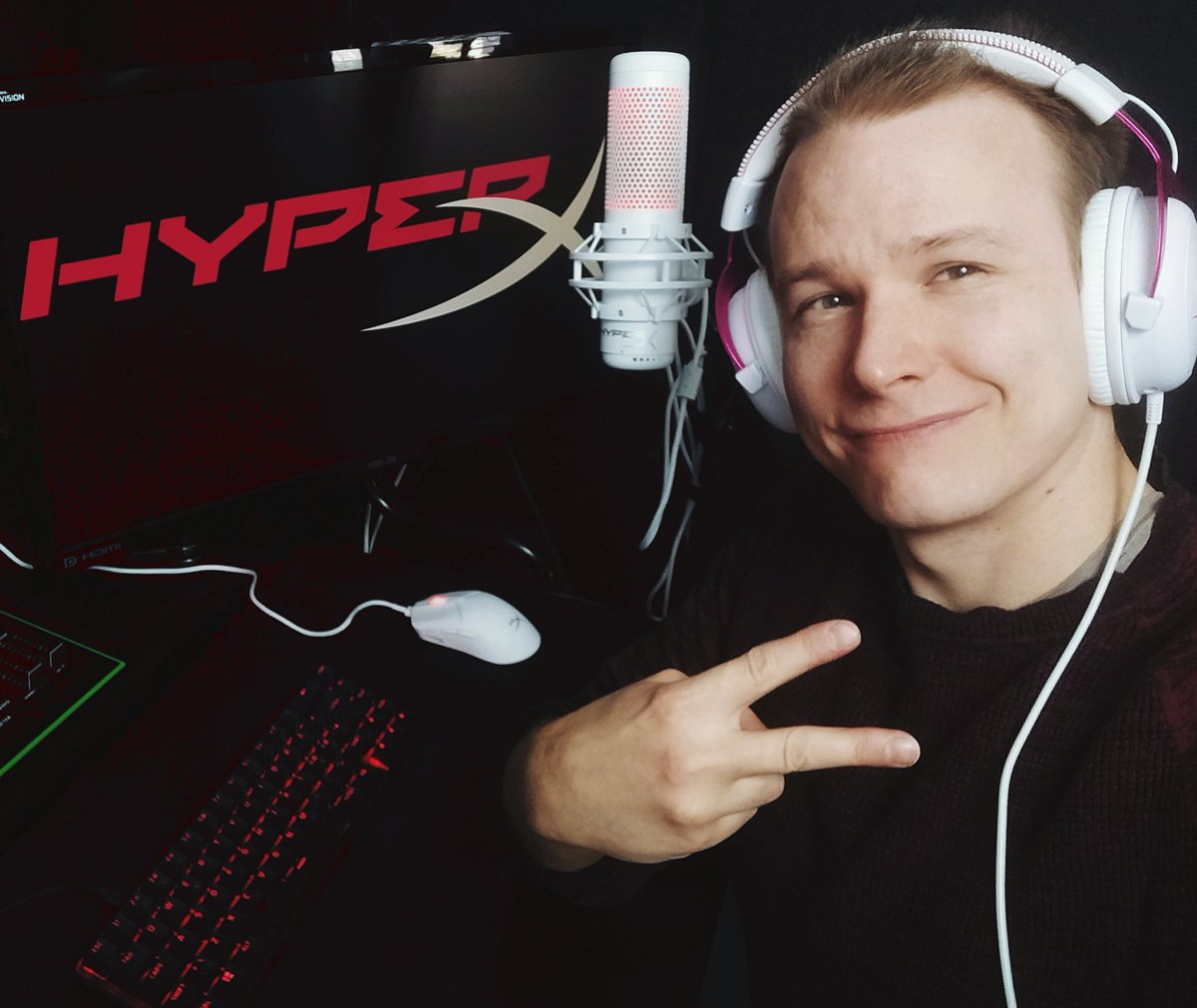 LaeppaVika's tweet image. Koko setti @HyperX'ää!!

Klikkaa meikän linkkiä niin pääset katsomaan mahtavia, pelikokemusta kohottavia oheislaitteita &amp;gt;&amp;gt; hyperx.gg/LaeppastreamMI5

Kiitos yhteistyöstä #HyperXNordic!
Kiitos tuestasi arvon katsoja!