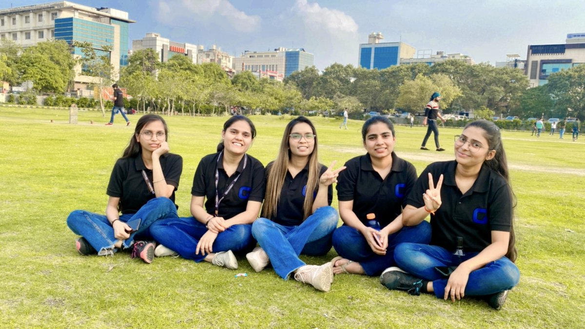 qorvatech's tweet photo. Weekend vibes!!!
.
.
🌐 https://t.co/0xBvFeIkFU
.
.
#officeweekend #myweekend #qorvatechians #qorvatechweekend #qorvatechweekend2023 #qorvatechvibes https://t.co/HQtIY7q5El