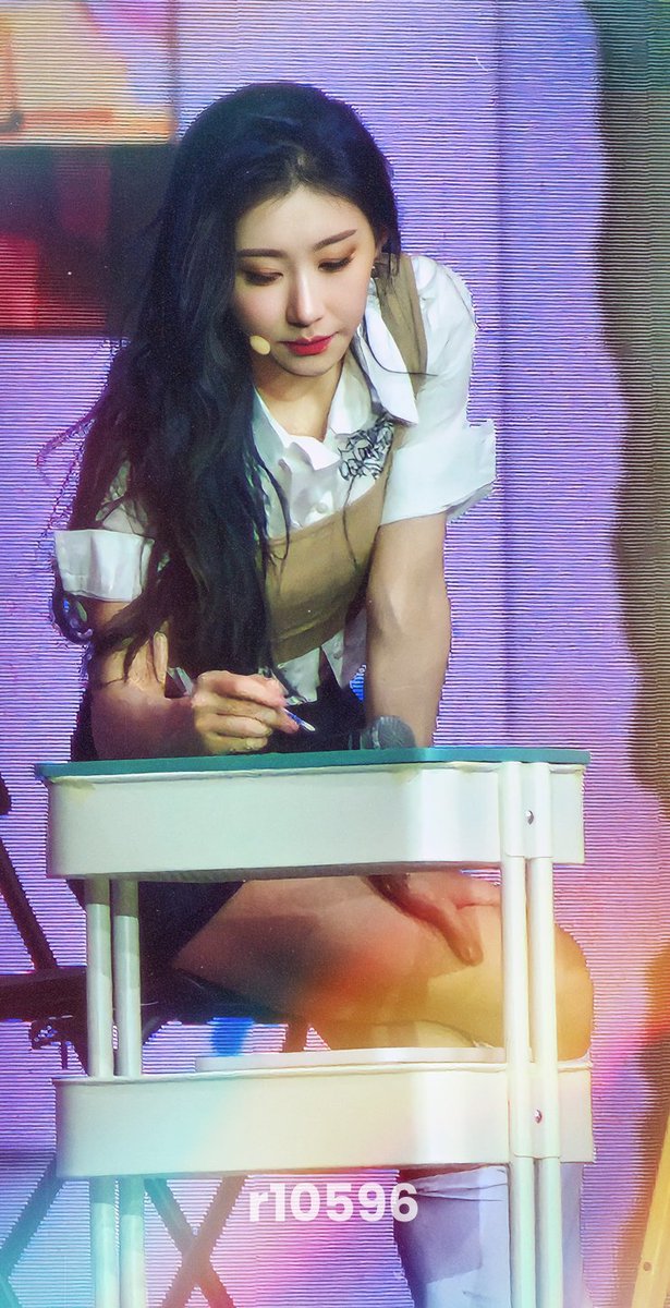 r105966's tweet photo. Artist Ryeongie💖
#BENCHxITZY #ITZY #GlobalBENCHSetter #WANNABEwithBENCH #있지 https://t.co/VnwDoVLmeu