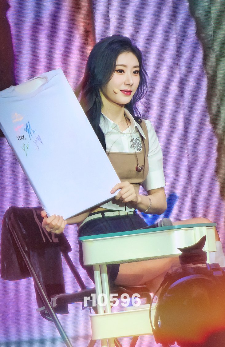 r105966's tweet photo. Artist Ryeongie💖
#BENCHxITZY #ITZY #GlobalBENCHSetter #WANNABEwithBENCH #있지 https://t.co/VnwDoVLmeu