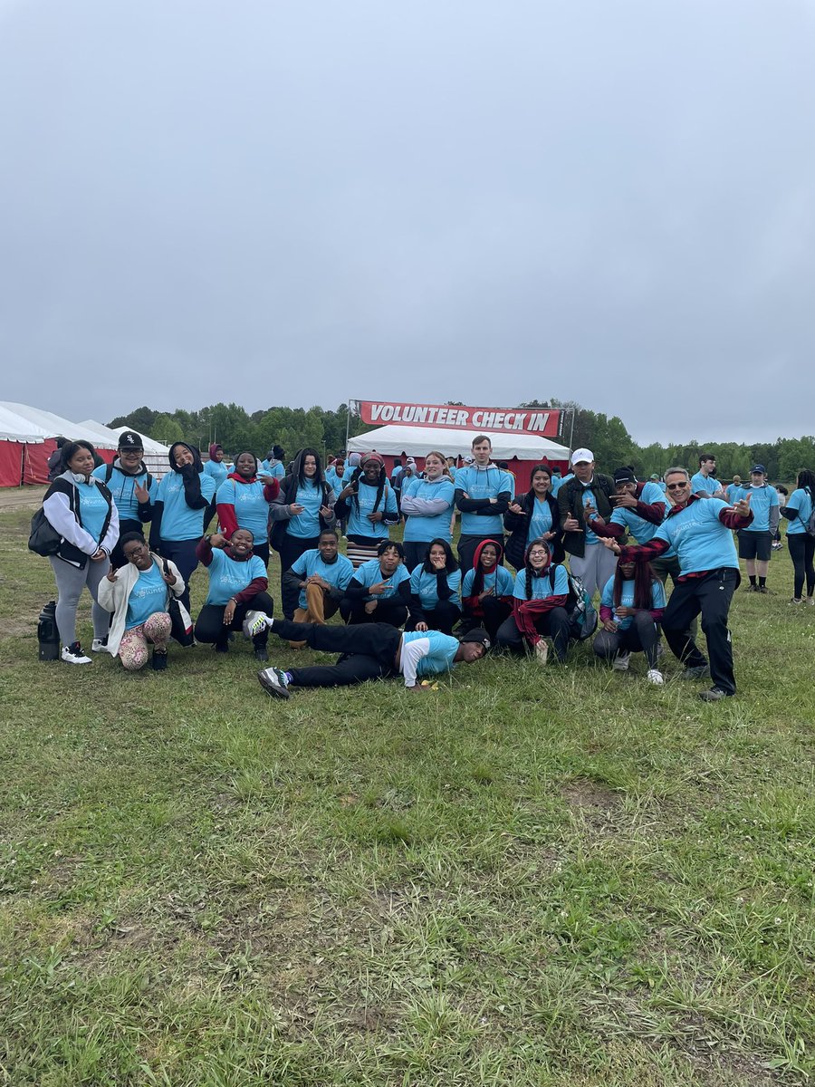 HSHS_MCJROTC's tweet image. Getting ready to get cold, wet, and muddy at Rugged Maniac! #hshsmcjrotc @WeAreHSHS @GoFMSFalcons @ElkoMiddle