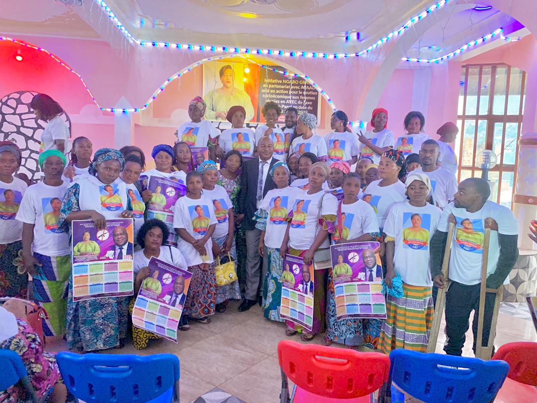grace_ngabo's tweet photo. Sincères remerciements aux mamans de l'ASBL #APAAD en action, Association pour le soutien socio-économique des femmes réunies en AVEC de l'axe essence - Panzi pour leur soutient témoigner en ce jour pour nous accompagner dans notre combat pour la promotion de la femme et le relèvement communautaire.