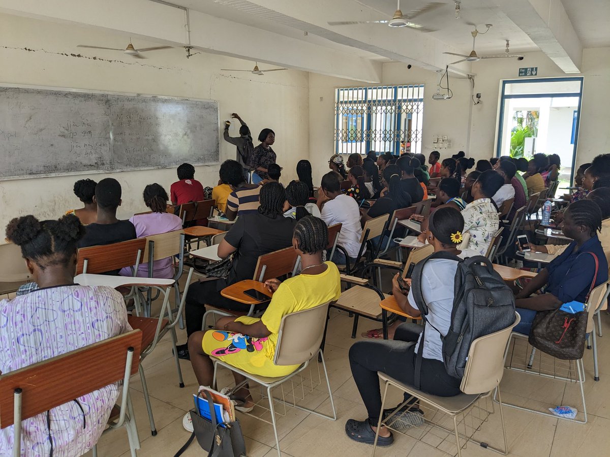 BarcampKasoa's tweet photo. Group mentoring session @ #bckasoa: 
Phyllis Addo - Entrepreneur/Lecturer
  - sharing &amp; engaging Barcampers about #publichealth,  #Entrepreneurship, and leveraging personal skills &amp; resources, etc  

#Barcamp #Kasoa
#BarcampKasoa https://t.co/SB2rLz9FcF