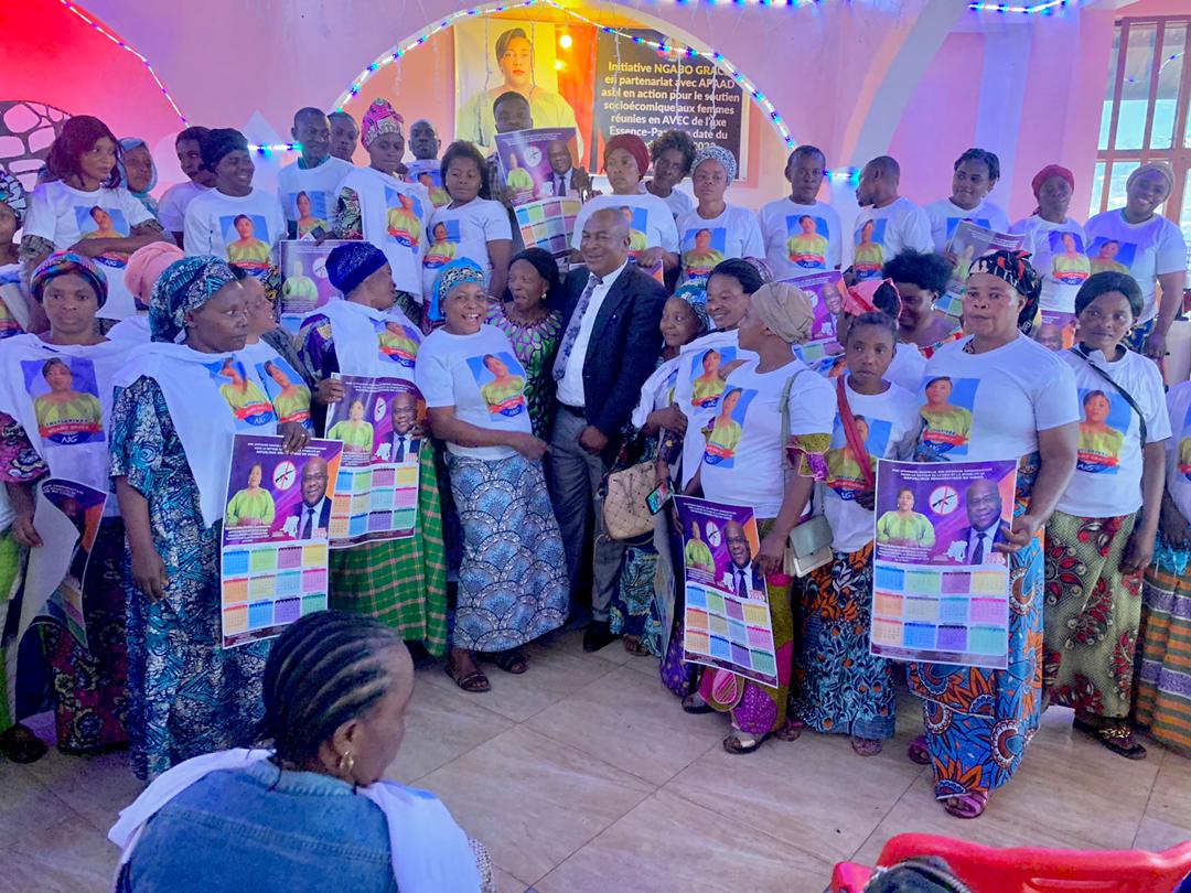 grace_ngabo's tweet photo. Sincères remerciements aux mamans de l'ASBL #APAAD en action, Association pour le soutien socio-économique des femmes réunies en AVEC de l'axe essence - Panzi pour leur soutient témoigner en ce jour pour nous accompagner dans notre combat pour la promotion de la femme et le relèvement communautaire.