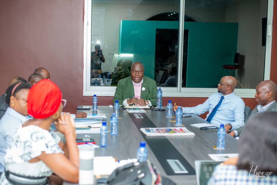 CCIS_rdc's tweet photo. La CCIS-RDC réunit en son sein les opérateurs économiques œuvrant dans différents secteurs d'activités: Chefs d'entreprises,commerçants,industriels,professionnels de services et de métiers,entrepreneurs indépendants,membres des professions libérales,etc. https://t.co/RAKqDHOPZD