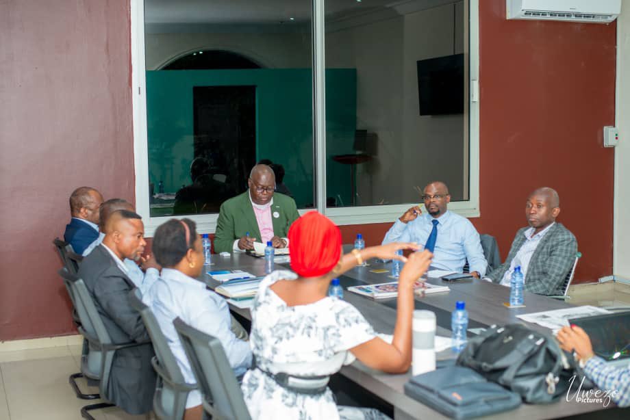 CCIS_rdc's tweet photo. La CCIS-RDC réunit en son sein les opérateurs économiques œuvrant dans différents secteurs d'activités: Chefs d'entreprises,commerçants,industriels,professionnels de services et de métiers,entrepreneurs indépendants,membres des professions libérales,etc. https://t.co/RAKqDHOPZD