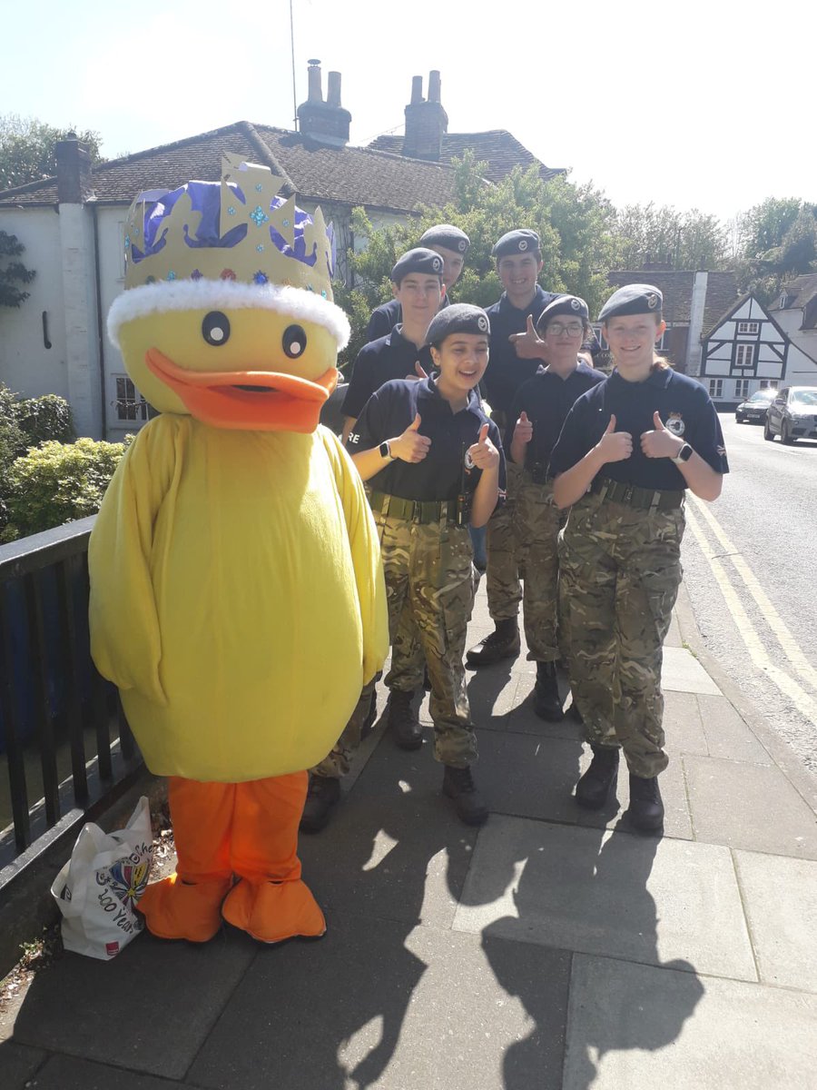 229 Sqn supporting local Rotary event in Farnham with the great duck race ! <a href="/farnhamherald/">Farnham Herald</a> <a href="/FarnhamOfficial/">Farnham Town Council</a> <a href="/farnhamrotary/">Rotary - Farnham</a>