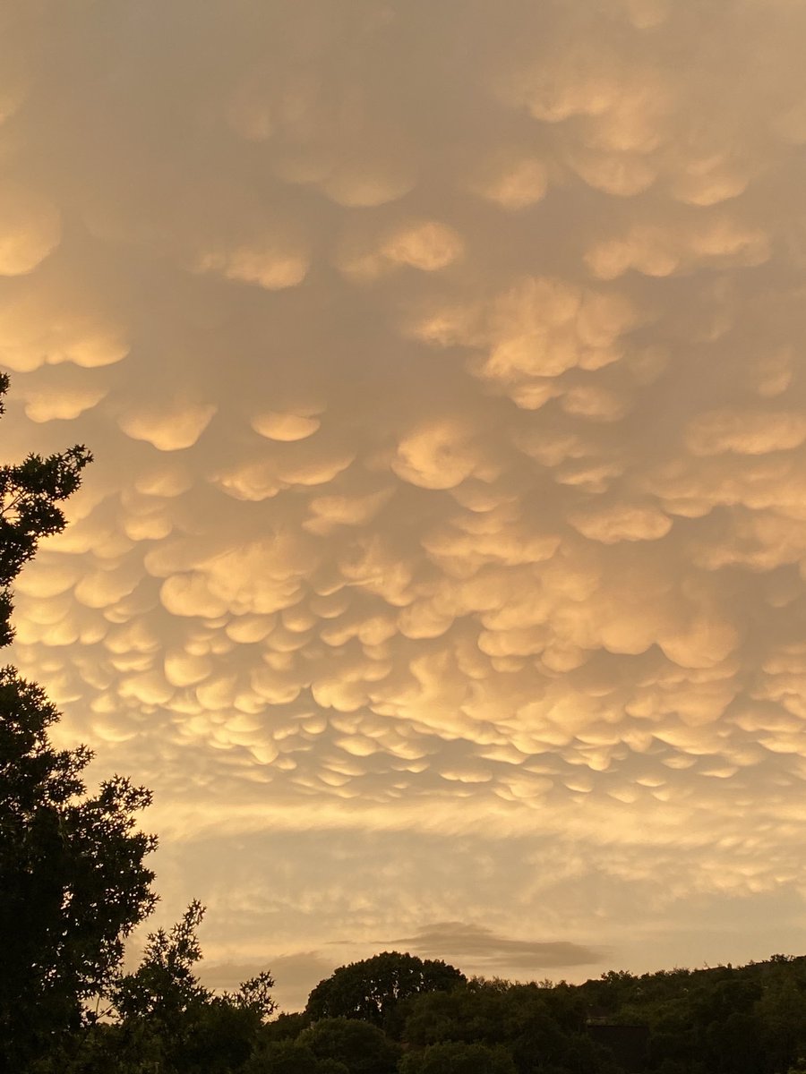 mgimbut's tweet photo. Clouds from my deck in Lost Creek, Austin after storm on 4.28.23 ⁦@MakeItRainShane⁩ ⁦@KVUE⁩ https://t.co/ZnezsrWmfP