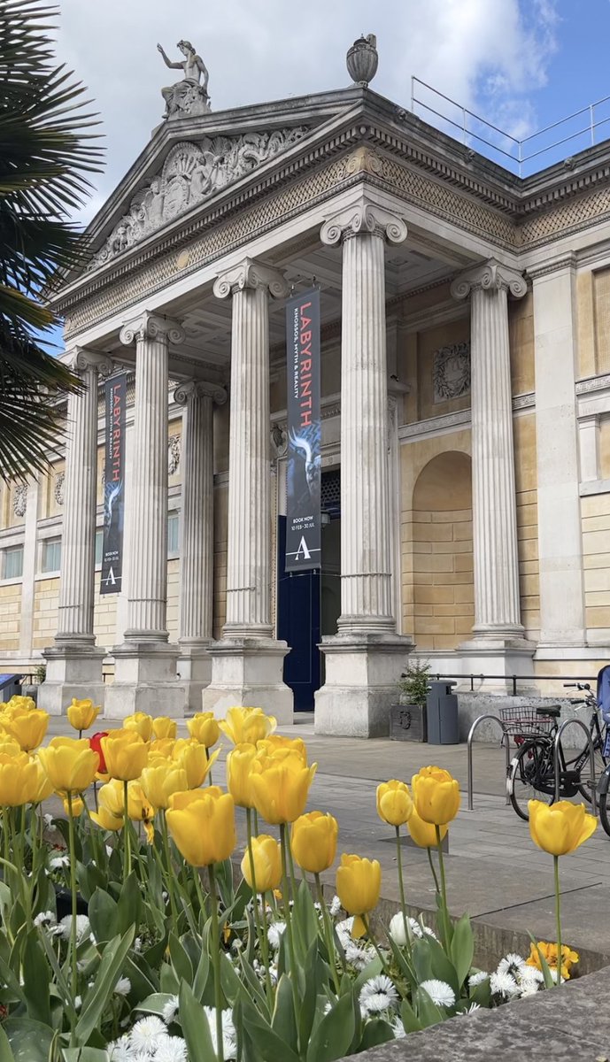 AshmoleanMuseum's tweet image. There&apos;s so much to enjoy at the Museum this long weekend. From our major exhibition #LabyrinthAshmolean to FREE displays and exhibitions celebrating the influential work of Dia al-Azzawi, Takahashi Hiromitsu dynamic stencil prints, and so much more:  ashmolean.org/plan-your-visit